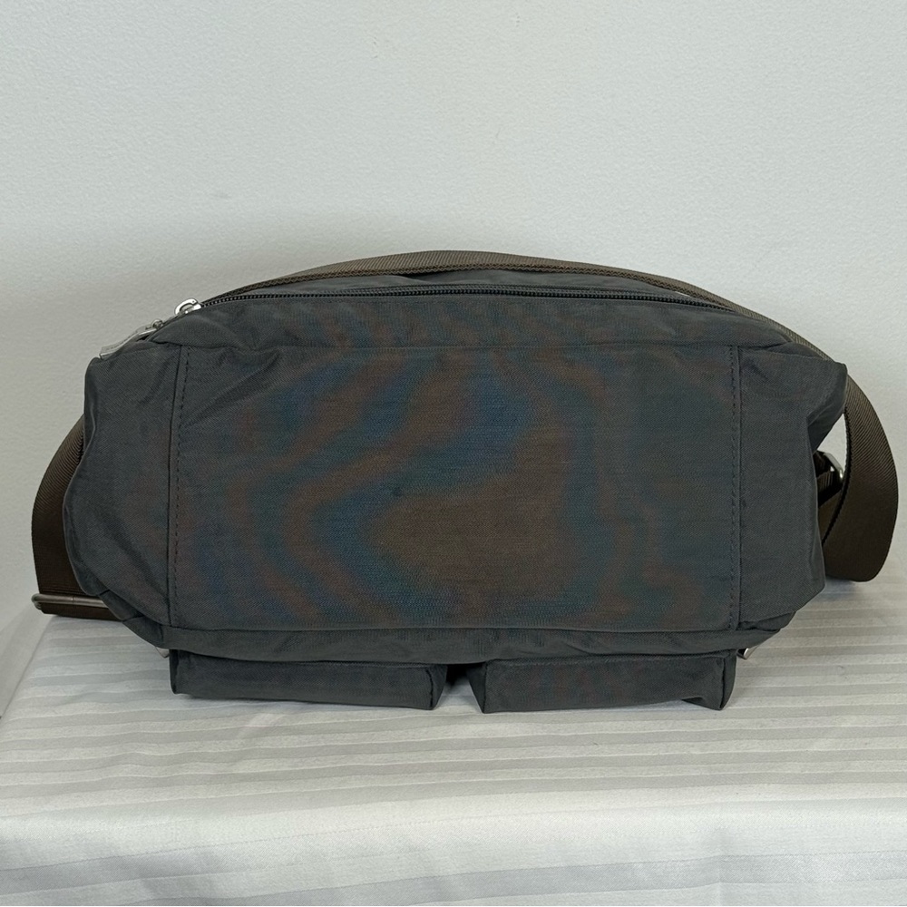 Baggallini ‘Everywhere’ Bag Charcoal Gray Bright Pink Lining Adjustable Strap - Picture 7 of 16